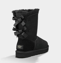 Load image into Gallery viewer, Ugg Bailey Bow II Black
